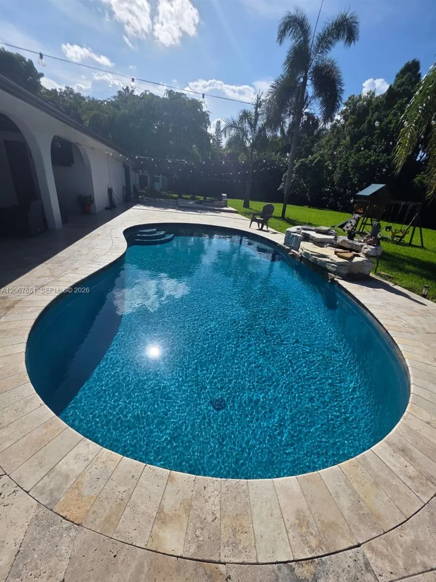 18611 SW 61st Ct Southwest Ranches, FL 33332