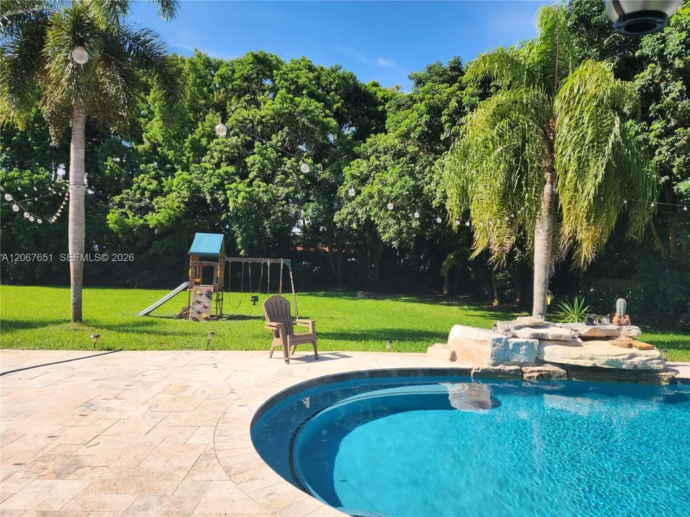 18611 SW 61st Ct Southwest Ranches, FL 33332