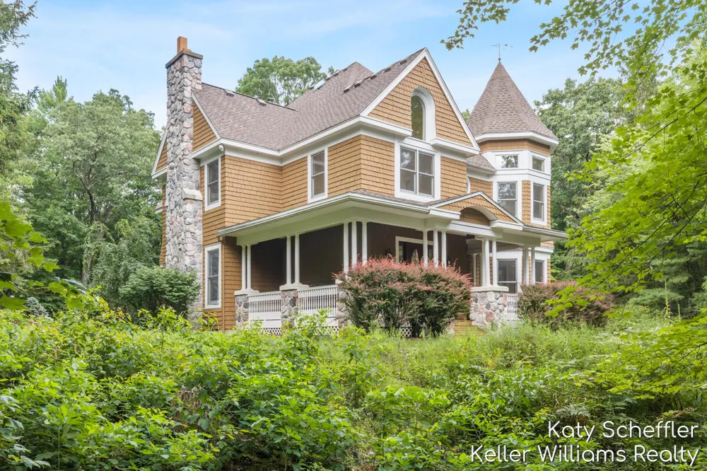 6157 Egypt Forest Road NE Cannon Township, MI 49341