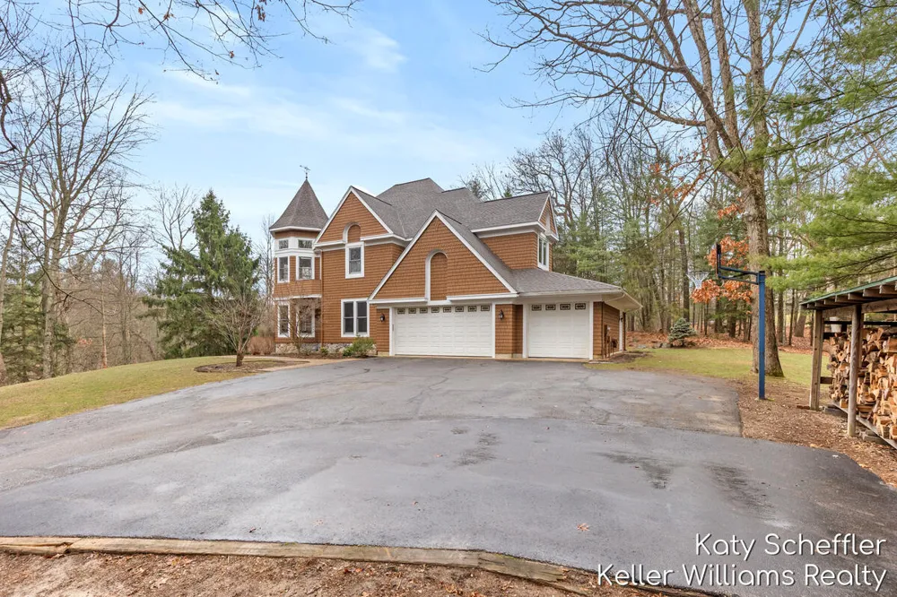 6157 Egypt Forest Road NE Cannon Township, MI 49341