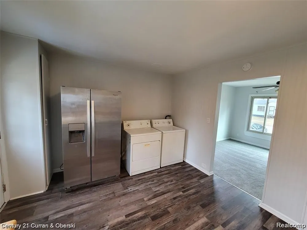 25906 Lehigh Street Inkster City, MI 48141