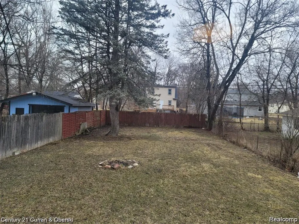 25906 Lehigh Street Inkster City, MI 48141