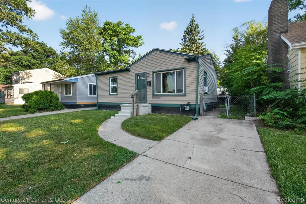 25906 Lehigh Street Inkster City, MI 48141