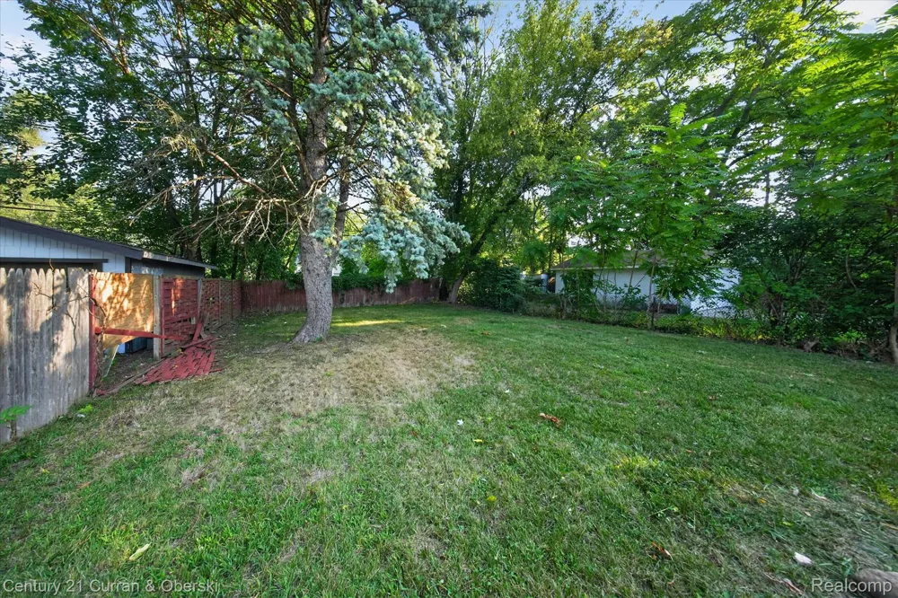 25906 Lehigh Street Inkster City, MI 48141