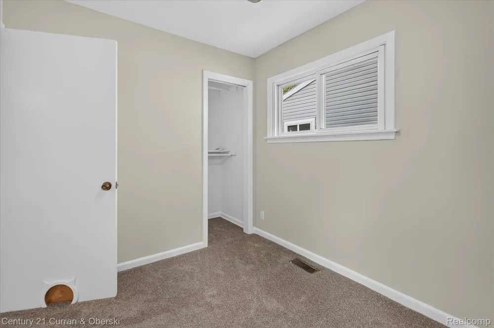 25906 Lehigh Street Inkster City, MI 48141
