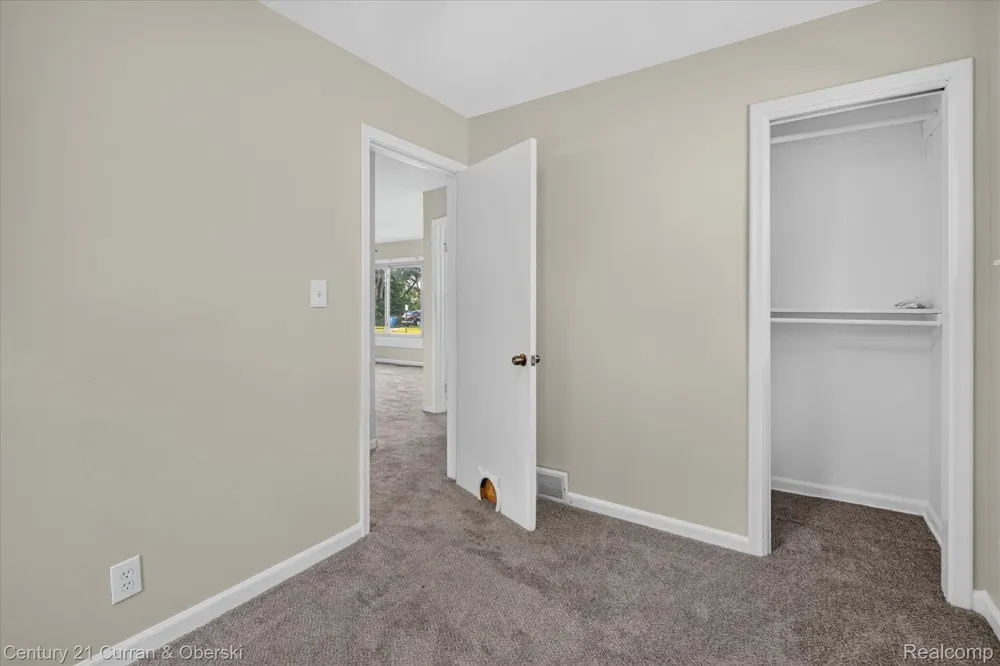 25906 Lehigh Street Inkster City, MI 48141