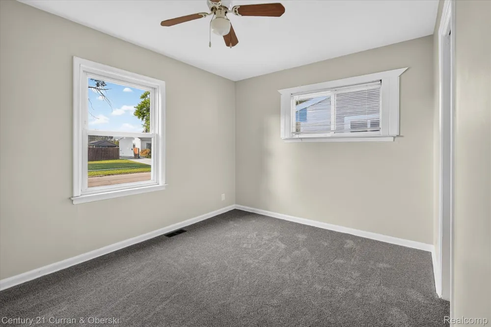 25906 Lehigh Street Inkster City, MI 48141