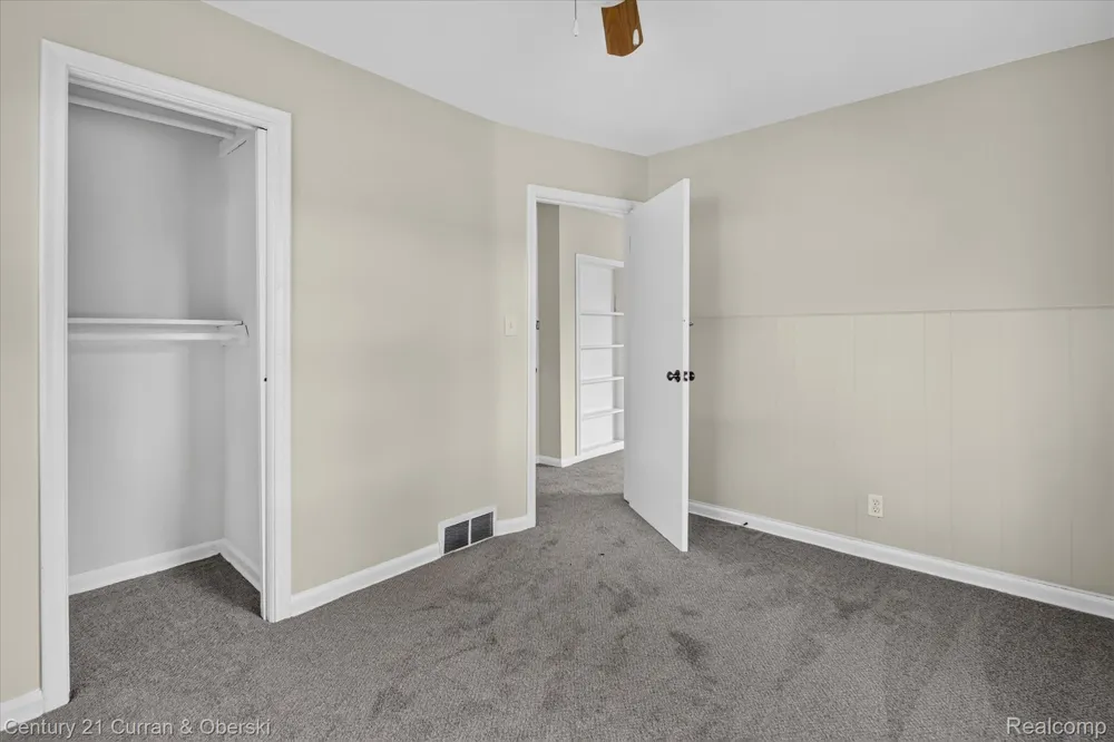 25906 Lehigh Street Inkster City, MI 48141