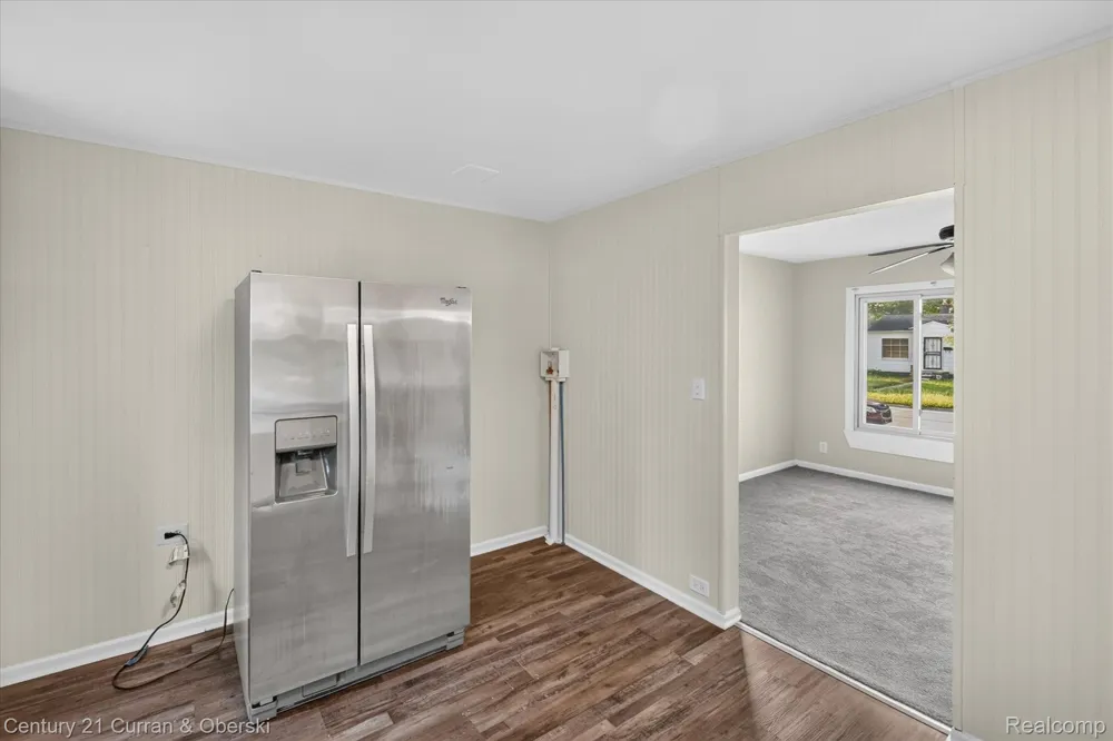 25906 Lehigh Street Inkster City, MI 48141