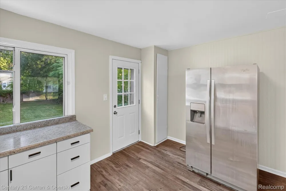 25906 Lehigh Street Inkster City, MI 48141