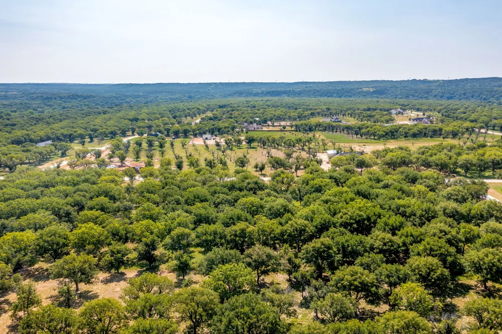 2525 Buckskin Drive Granbury, TX 76049