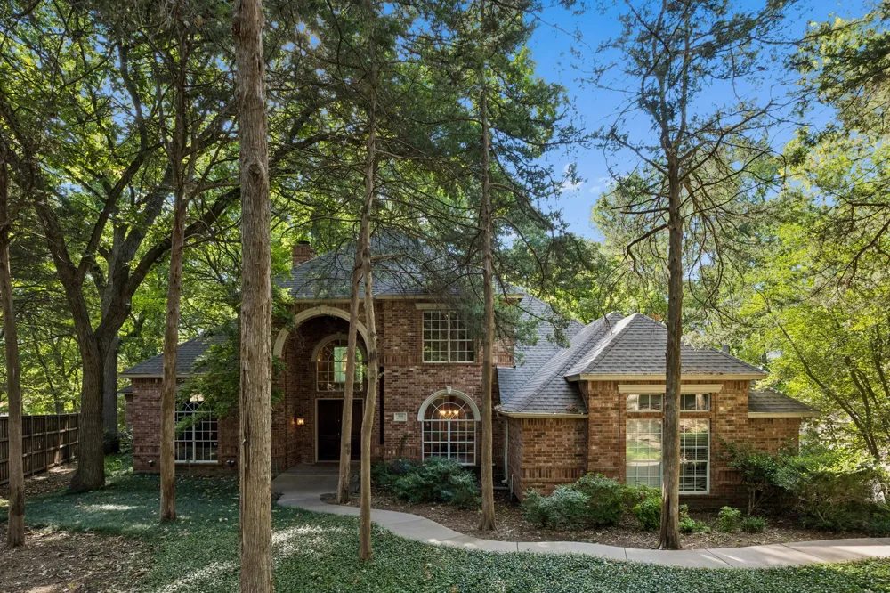908 Trailwood Court Cedar Hill, TX 75104