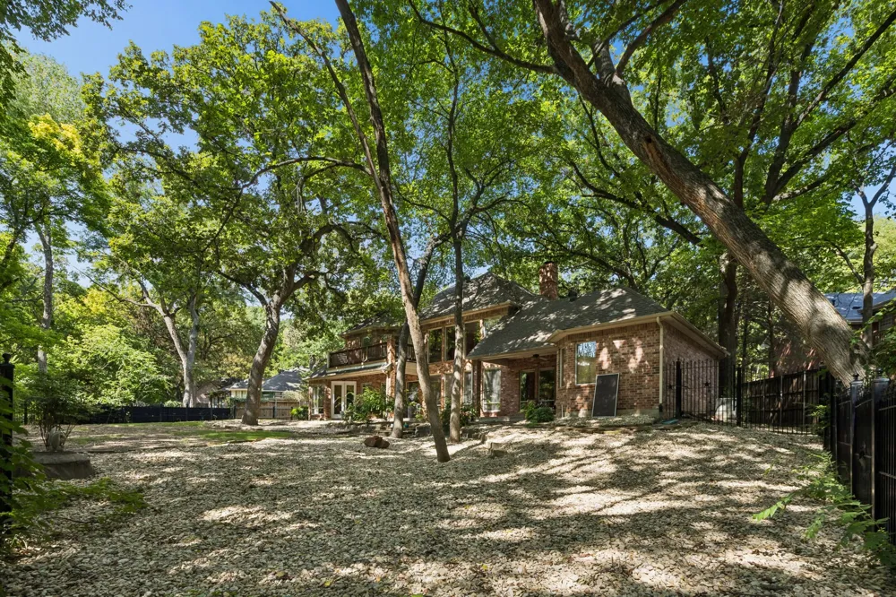 908 Trailwood Court Cedar Hill, TX 75104