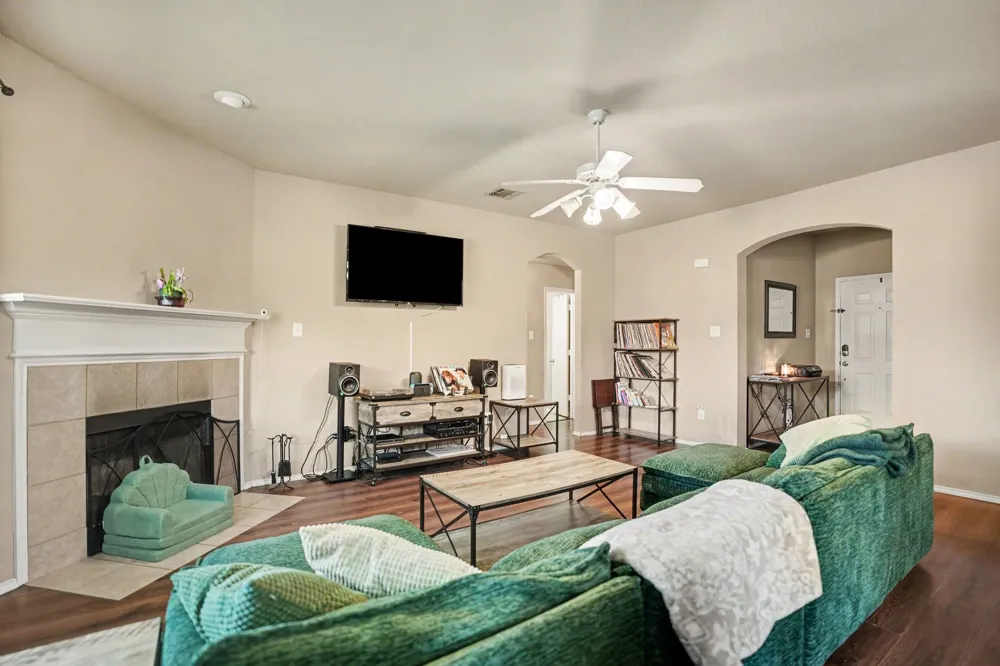 3421 Oxford Street Midlothian, TX 76065