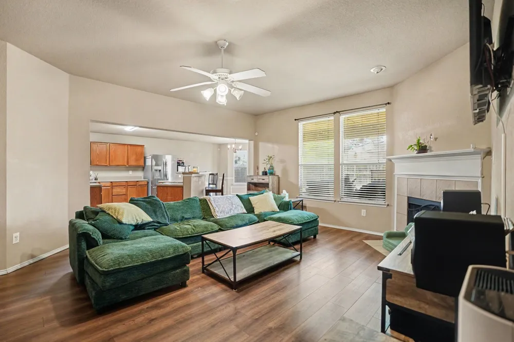3421 Oxford Street Midlothian, TX 76065
