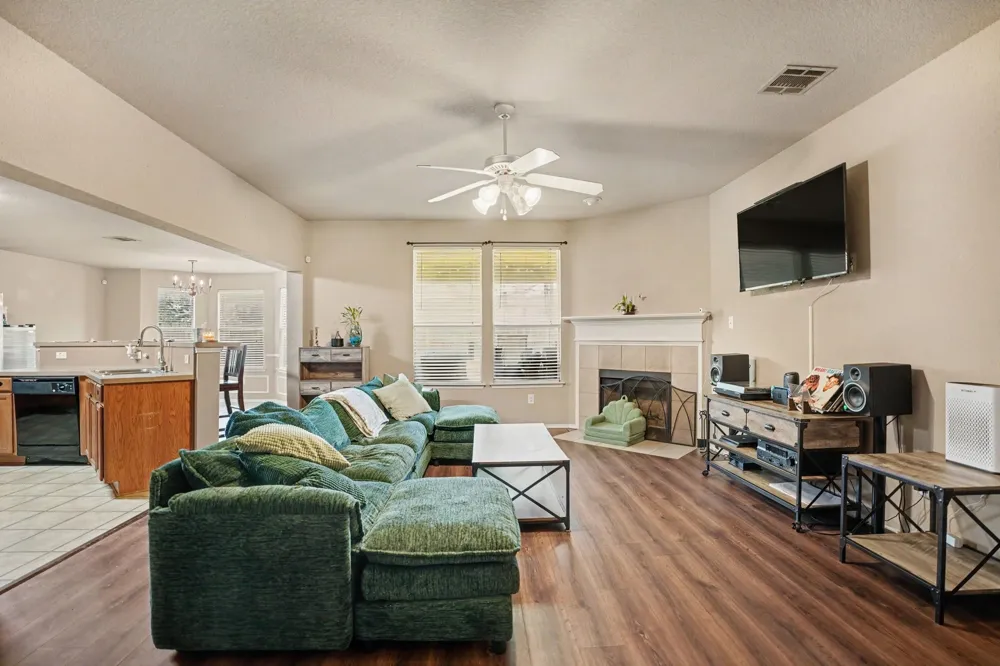 3421 Oxford Street Midlothian, TX 76065