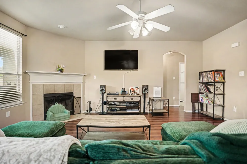 3421 Oxford Street Midlothian, TX 76065