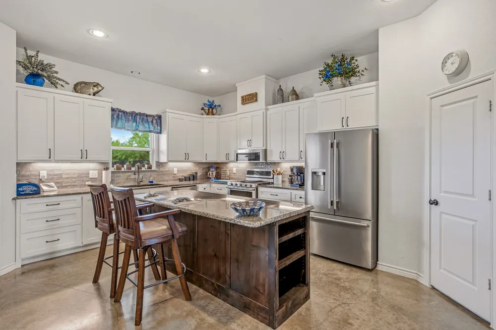 4305 Skyline Drive Bluff Dale, TX 76433