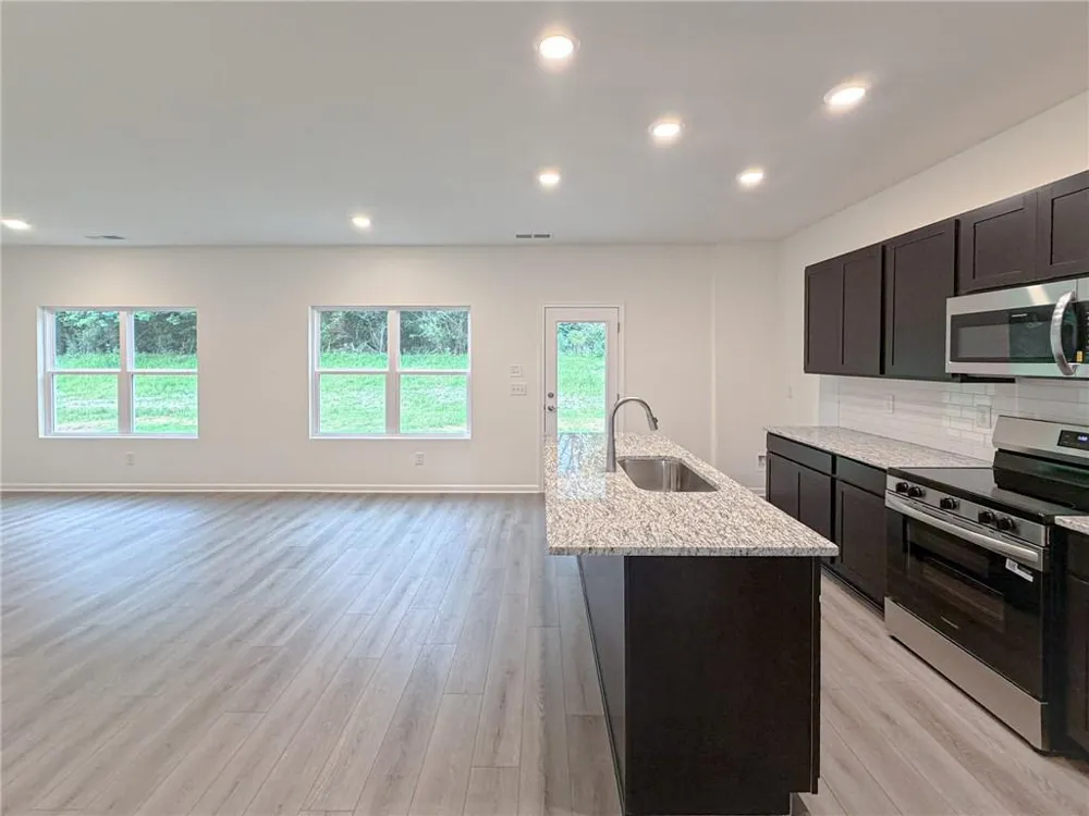 107 Stonecreek Avenue Rockmart, GA 30153