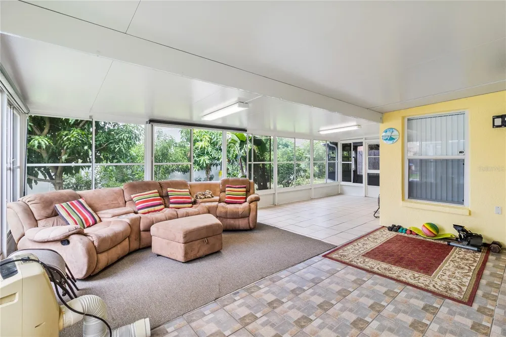 1622 HULETT DRIVE Brandon, FL 33511