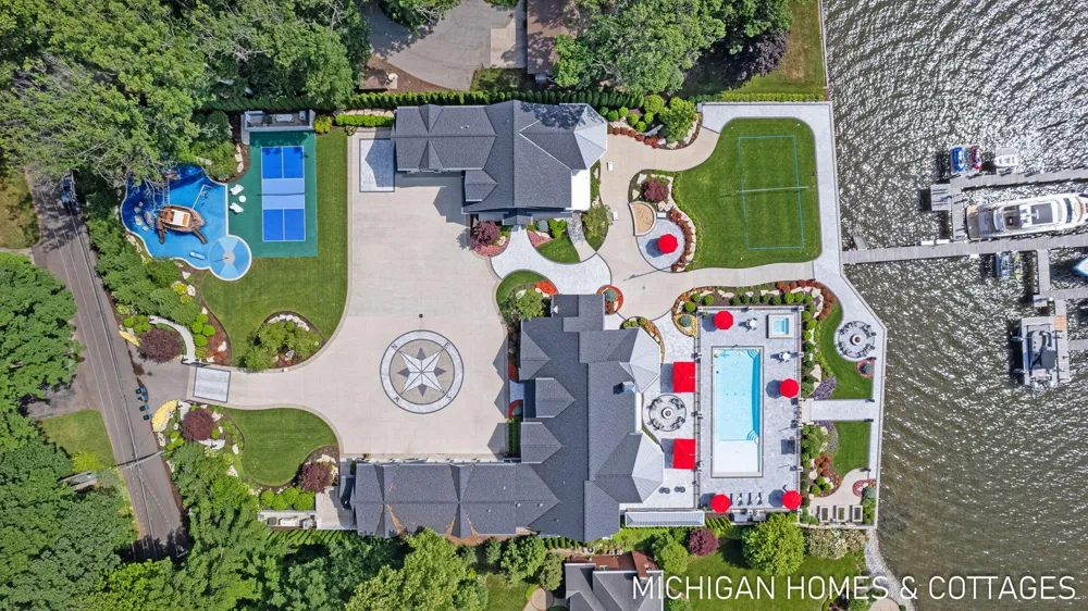 Norwood Avenue Park Township, MI 49424
