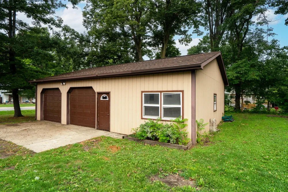 304 Hartel Road Eaton Township, MI 48876
