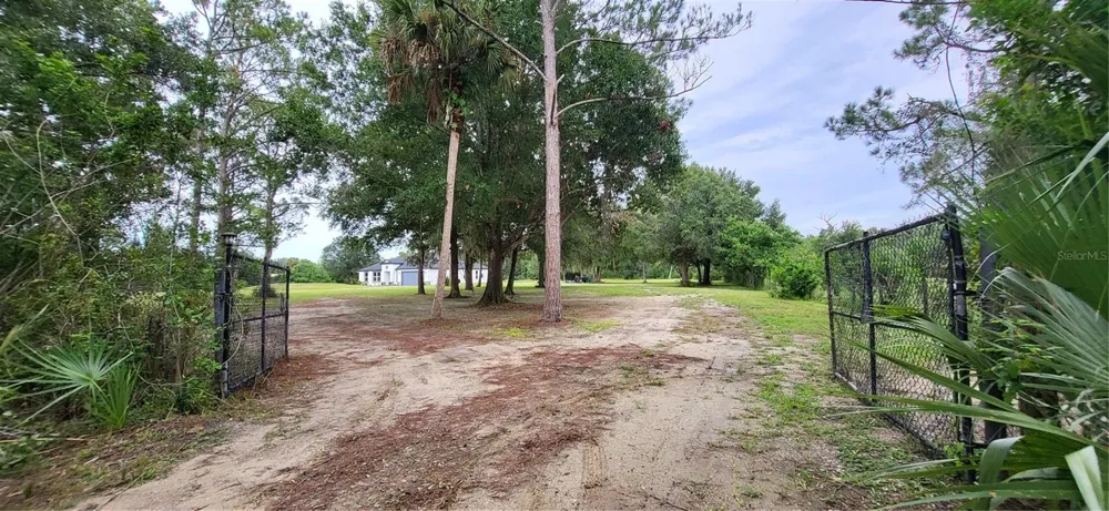 1685 E OSCEOLA ROAD Geneva, FL 32732
