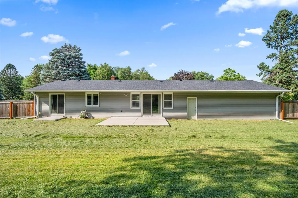 2656 Fremont Avenue E Maplewood, MN 55119