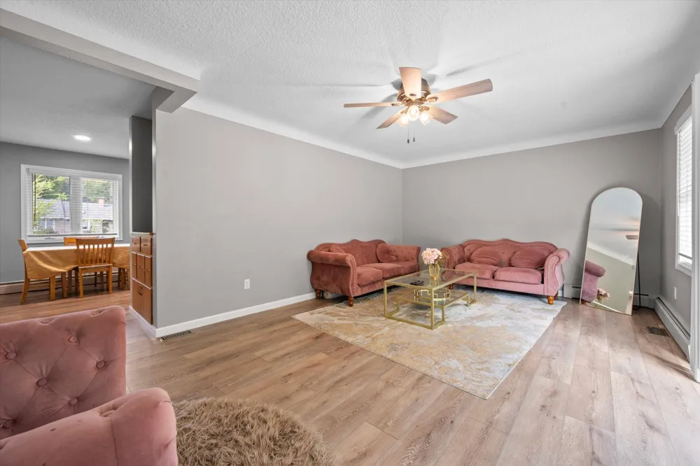 2656 Fremont Avenue E Maplewood, MN 55119