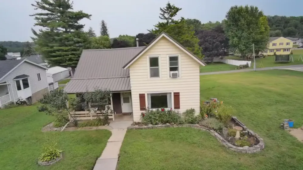 1543 Wabasha Avenue Saint Charles, MN 55972