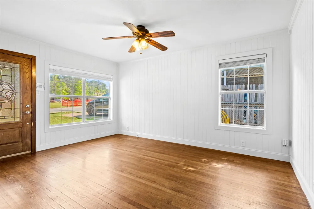 5204 Roxie Street Haltom City, TX 76117