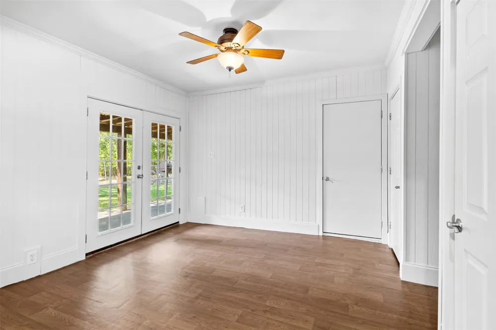 5204 Roxie Street Haltom City, TX 76117