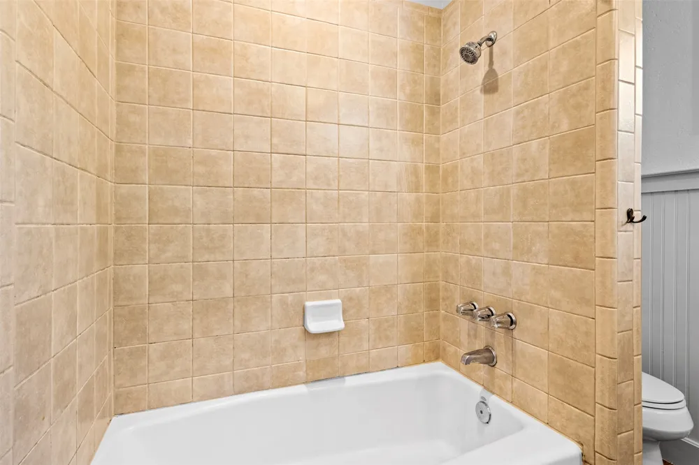 5204 Roxie Street Haltom City, TX 76117