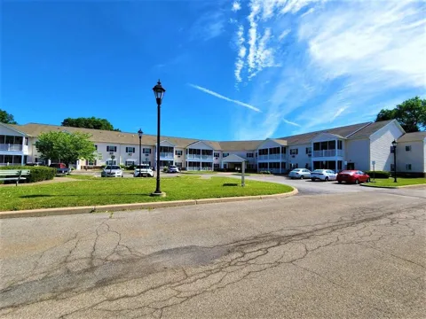 100 Canal View Dr, Ny