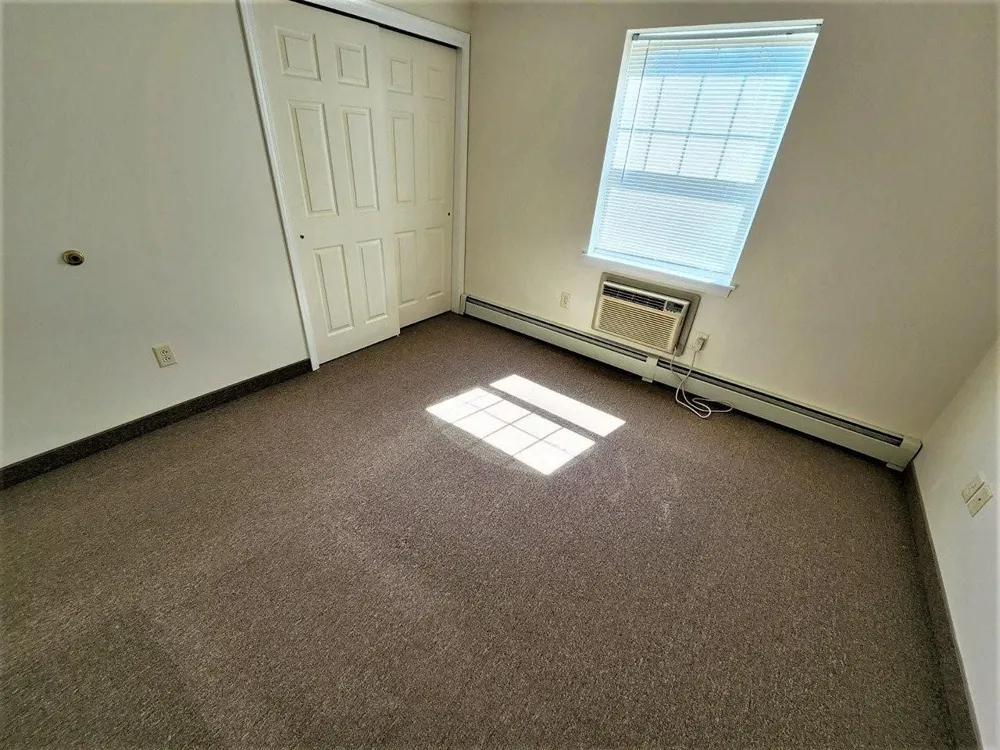 100 Canal View Dr, Ny Lyons, NY 14551