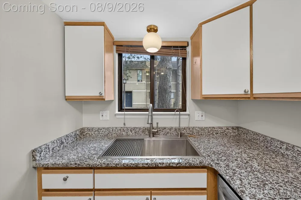 175 Briarcrest Drive #102 Ann Arbor City, MI 48104