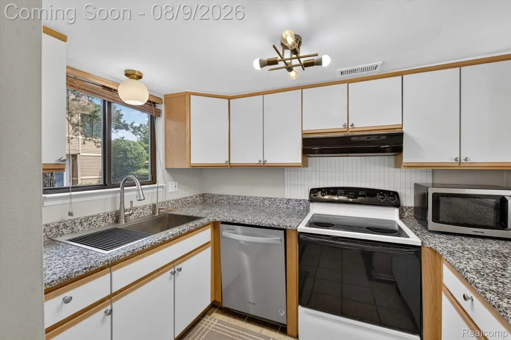 175 Briarcrest Drive #102 Ann Arbor City, MI 48104