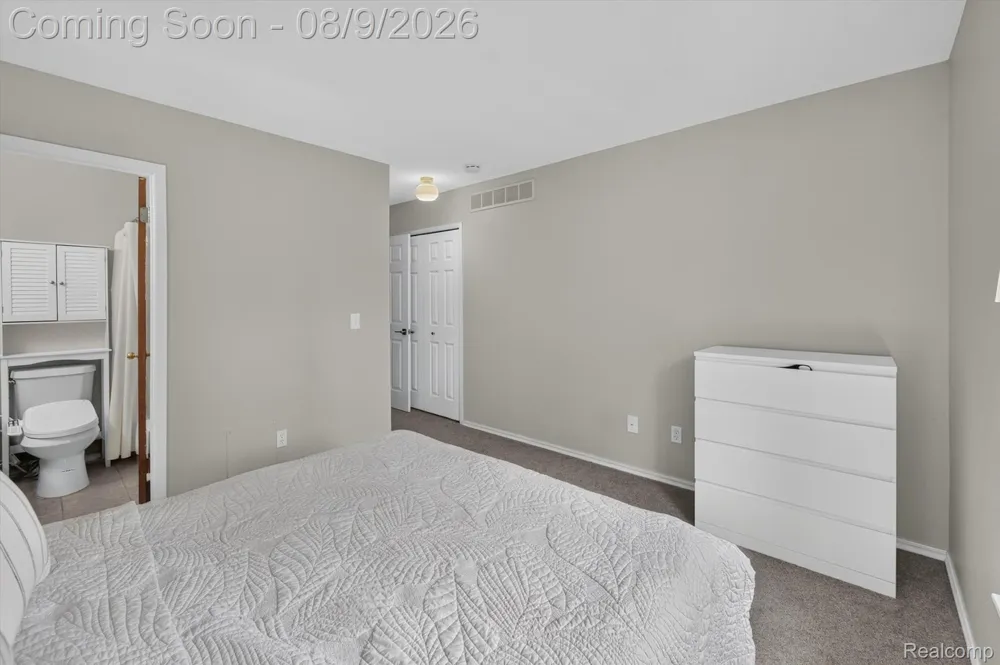 175 Briarcrest Drive #102 Ann Arbor City, MI 48104