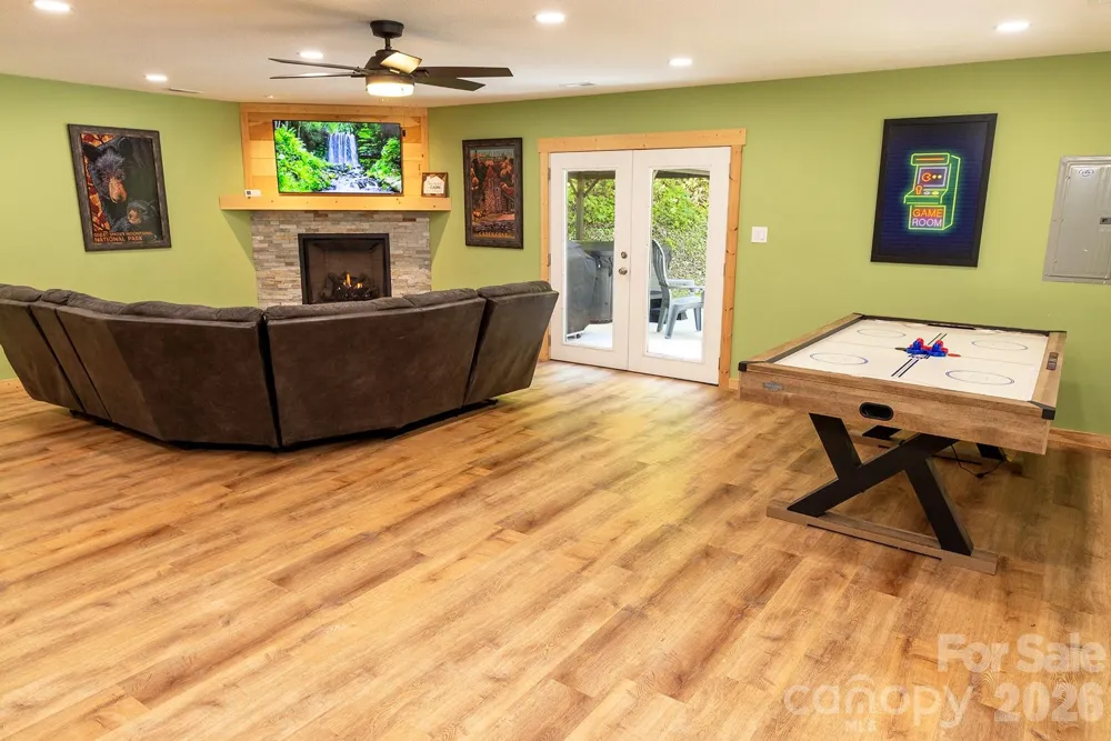 95 Lasso Lane Waynesville, NC 28785