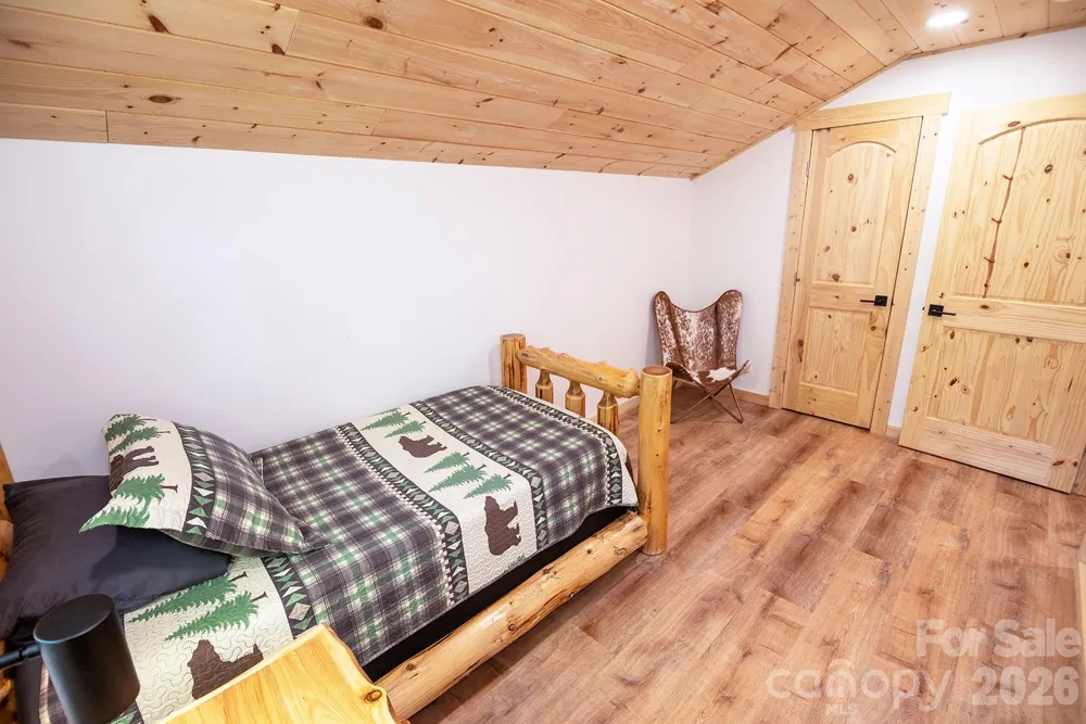 95 Lasso Lane Waynesville, NC 28785