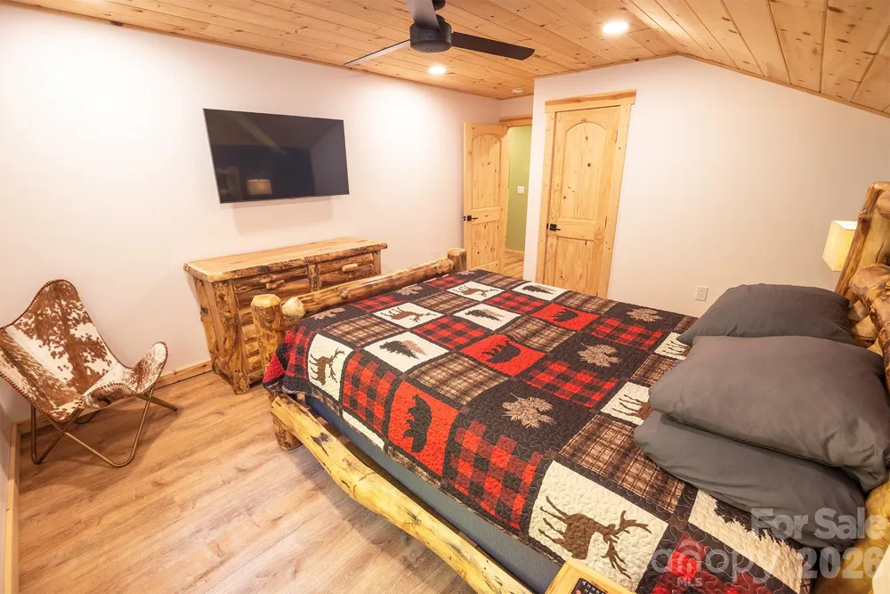 95 Lasso Lane Waynesville, NC 28785