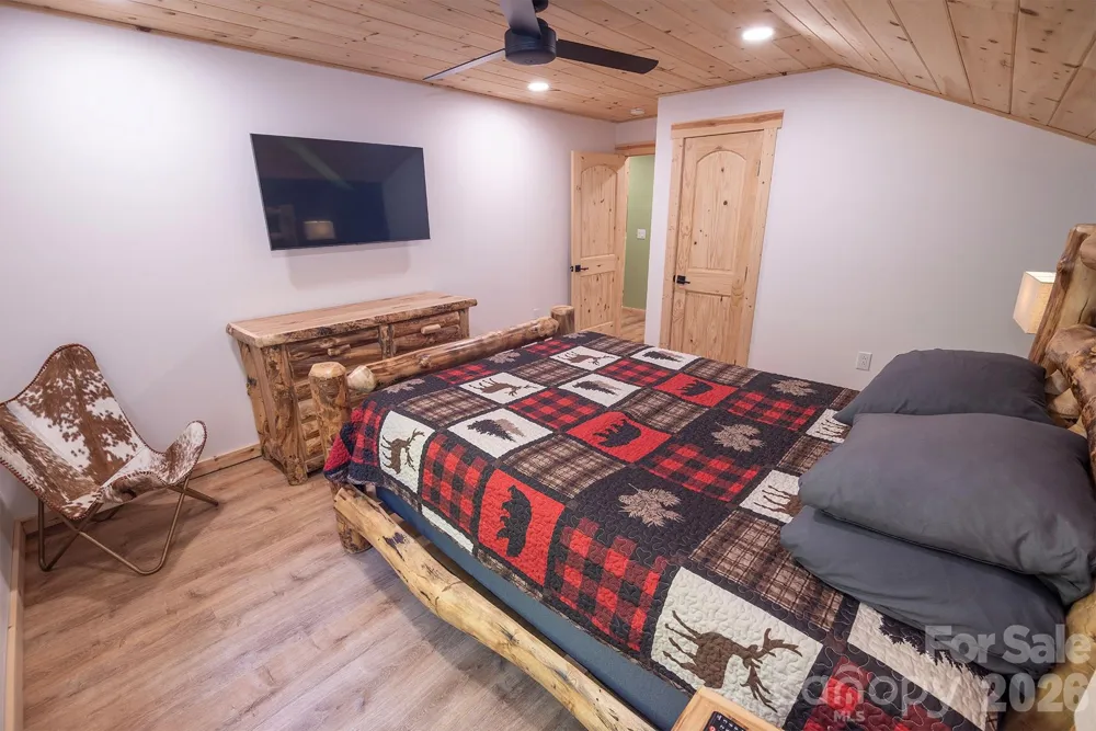 95 Lasso Lane Waynesville, NC 28785