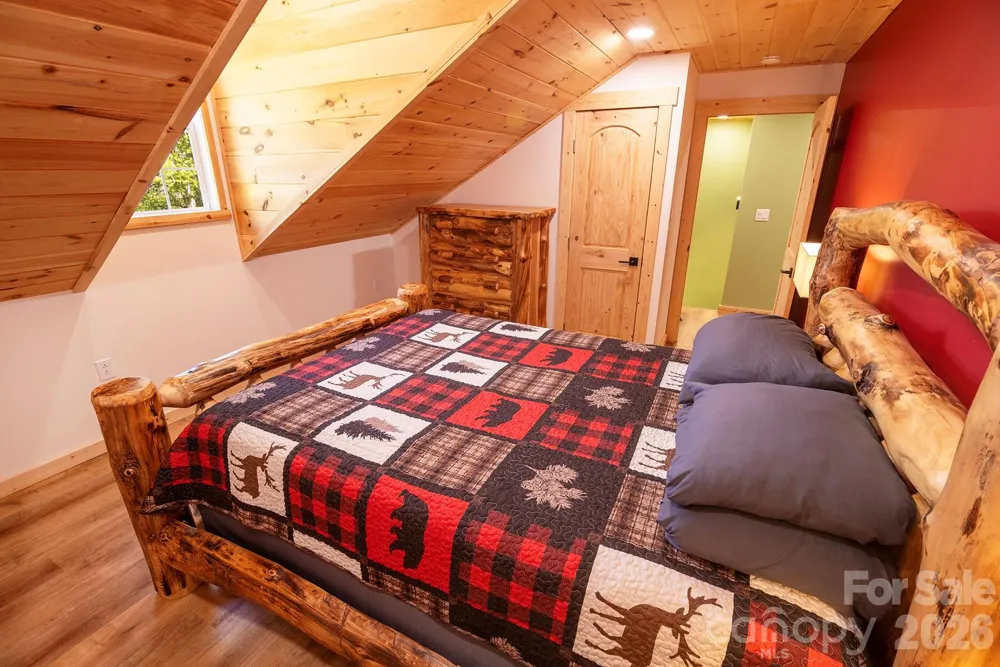95 Lasso Lane Waynesville, NC 28785