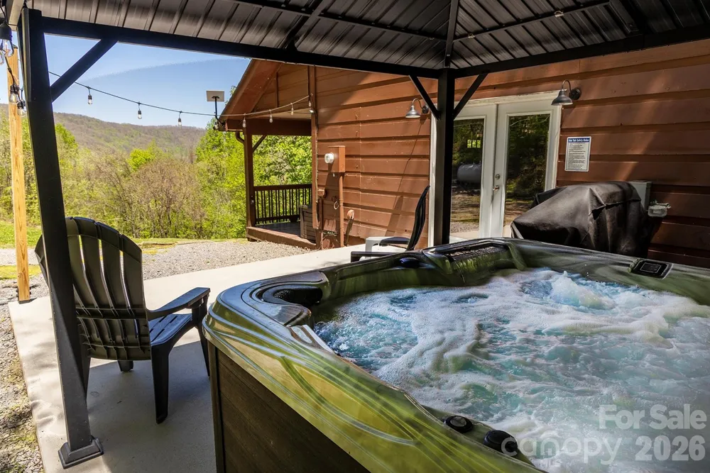 95 Lasso Lane Waynesville, NC 28785
