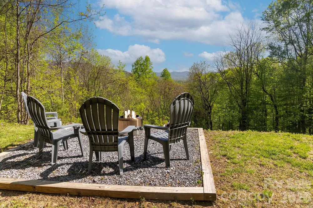 95 Lasso Lane Waynesville, NC 28785