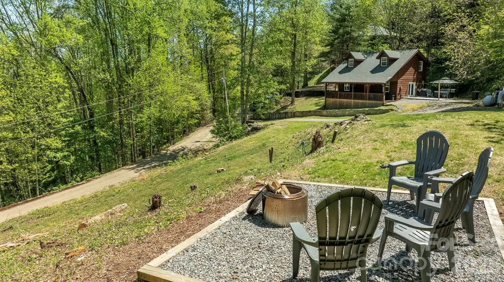 95 Lasso Lane Waynesville, NC 28785