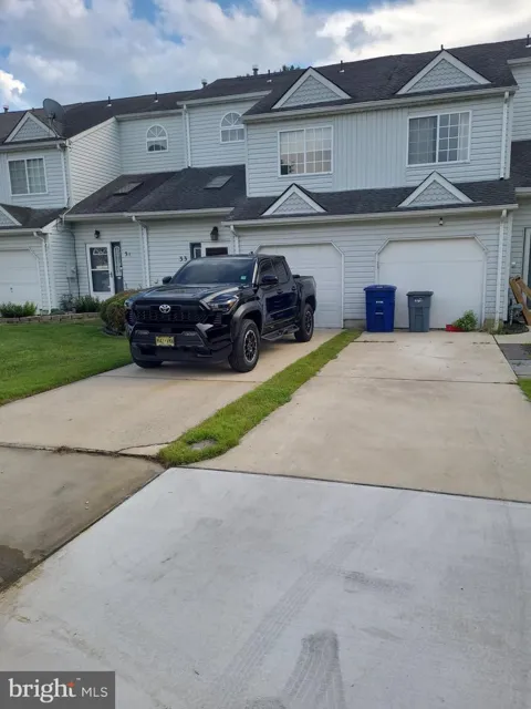 33 CARAWAY COURT