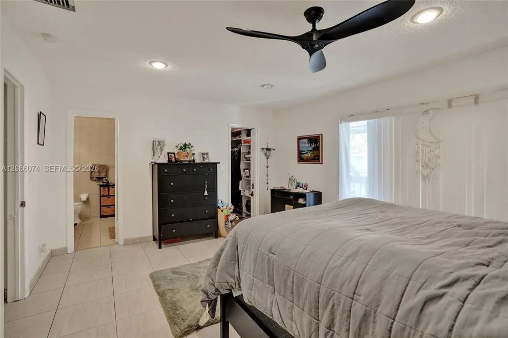 3003 Lakewood Ln Hollywood, FL 33021