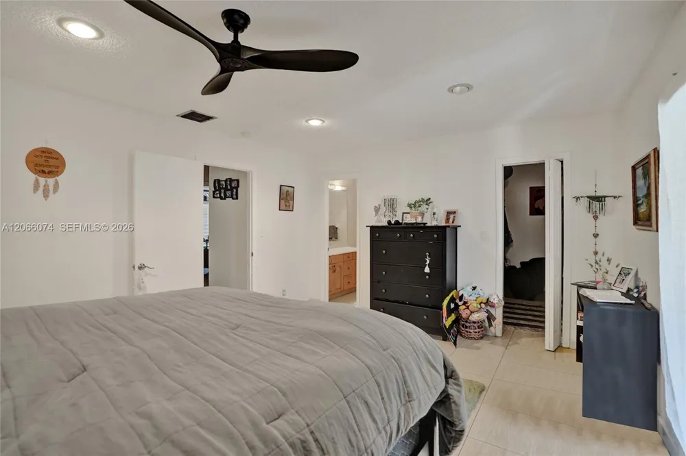 3003 Lakewood Ln Hollywood, FL 33021
