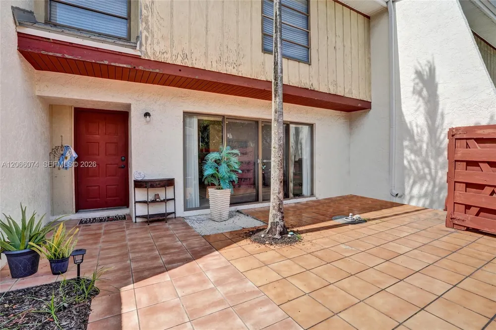 3003 Lakewood Ln Hollywood, FL 33021